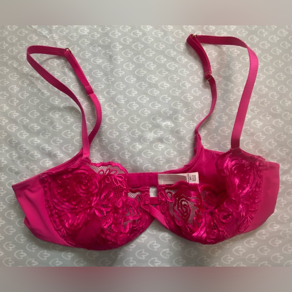 Victorias Secret Very Sexy with out padding push up bra